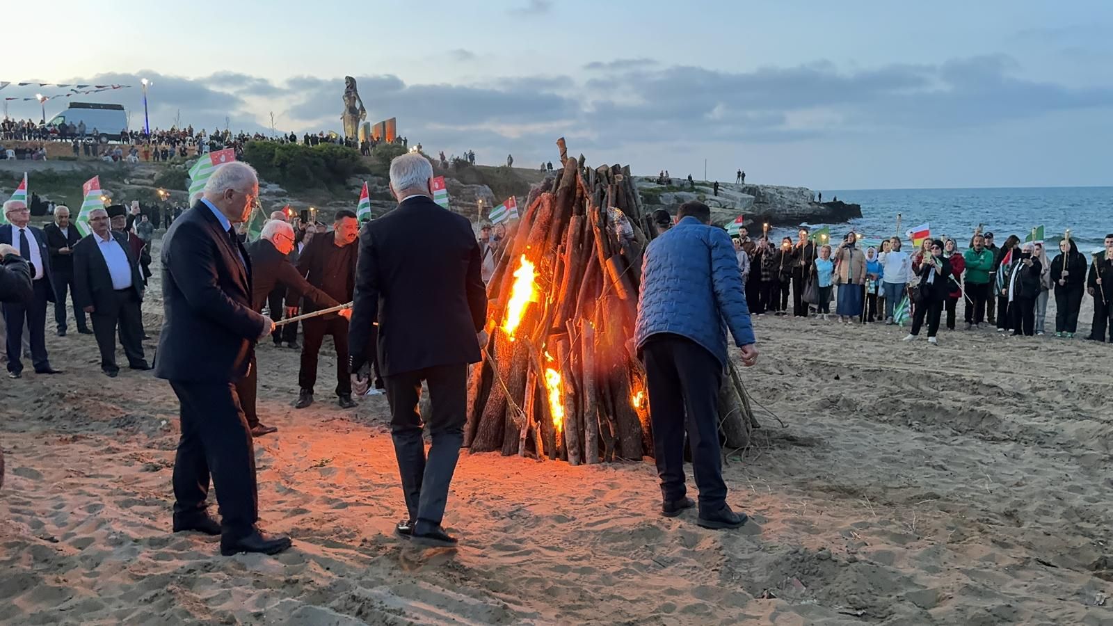 Şeyh Şamil'in torunları atalarını unutmadı! Yurdun dört bir yanında 160 yıl önceki Çerkez sürgünü böyle anıldı Şeyh Şamil'in torunları atalarını unutmadı! Yurdun dört bir yanında 160 yıl önceki Çerkez sürgünü böyle anıldı - 5. Resim
