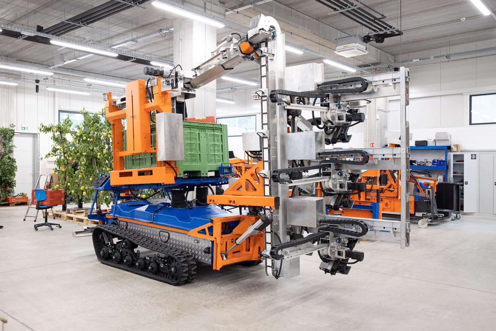 Türk şirketi, Slovenya'da insansız tarım araçları fabrikası açtı! Türk şirketi, Slovenya'da insansız tarım araçları fabrikası açtı! - 1. Resim