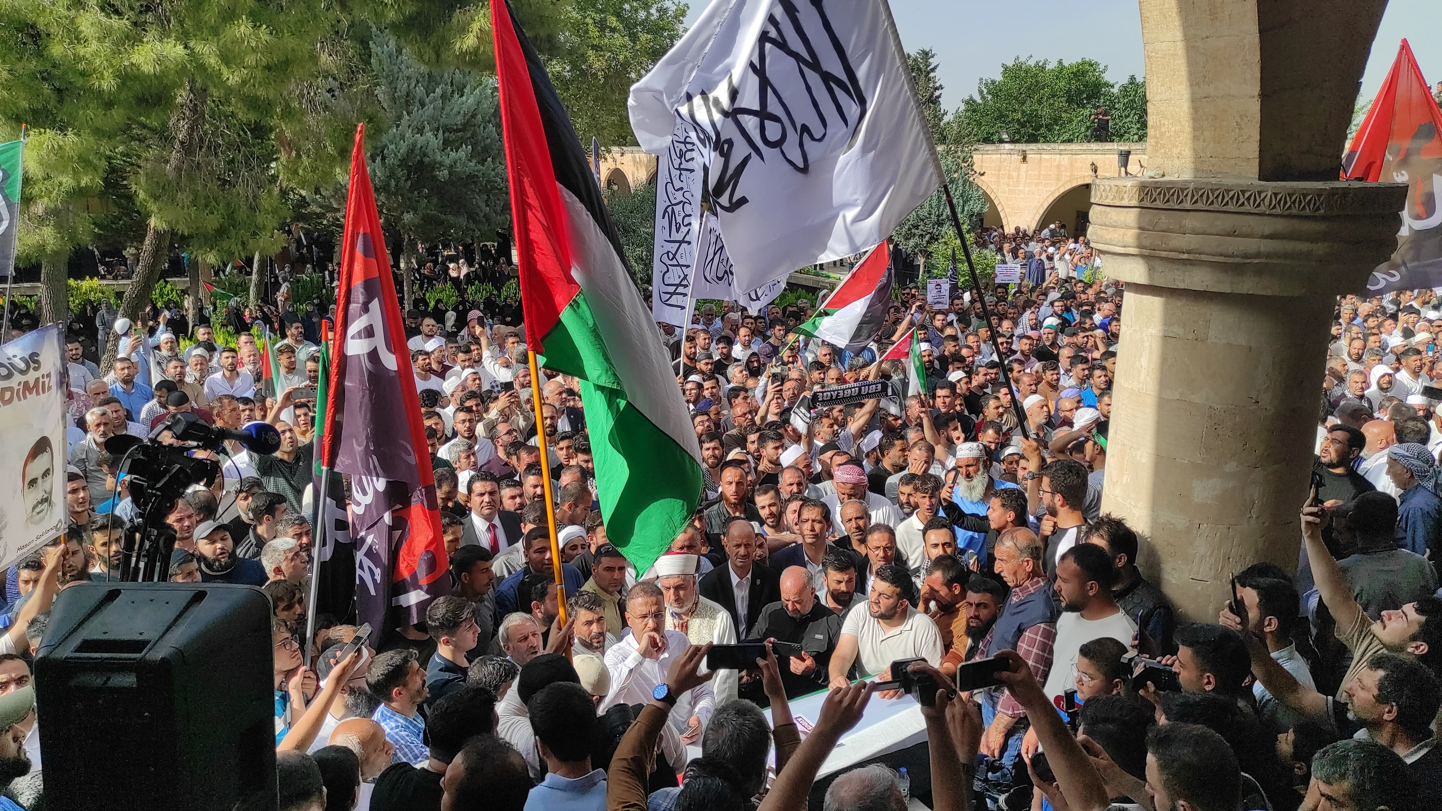 Kudüs’te şehit edilen Türk imam Şanlıurfa'da son yolculuğuna uğurlandı! İşgalci polise bıçaklı eylem iddiasıyla… - 3. Resim