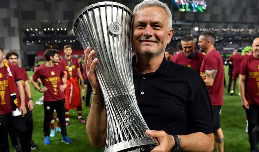 Mourinho'dan güldüren açıklama! Fenerbahçe ve Beşiktaş birbirine girmişti - 2. Resim