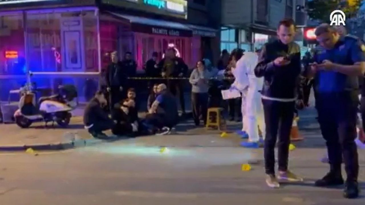 Üsküdar'da pastaneye silahlı saldırı: 3 ölü, 5 yaralı Üsküdar'da pastaneye silahlı saldırı: 3 ölü, 5 yaralı - 1. Resim