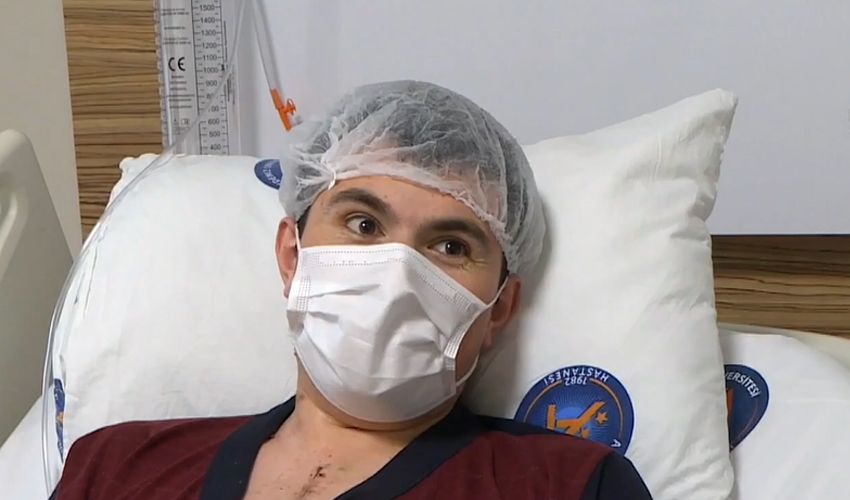 3 buçuk yıldır yapay kalple yaşıyordu! Gece çalan telefonla hayatı değişti 3 buçuk yıldır yapay kalple yaşıyordu! Gece çalan telefonla hayatı değişti - 1. Resim