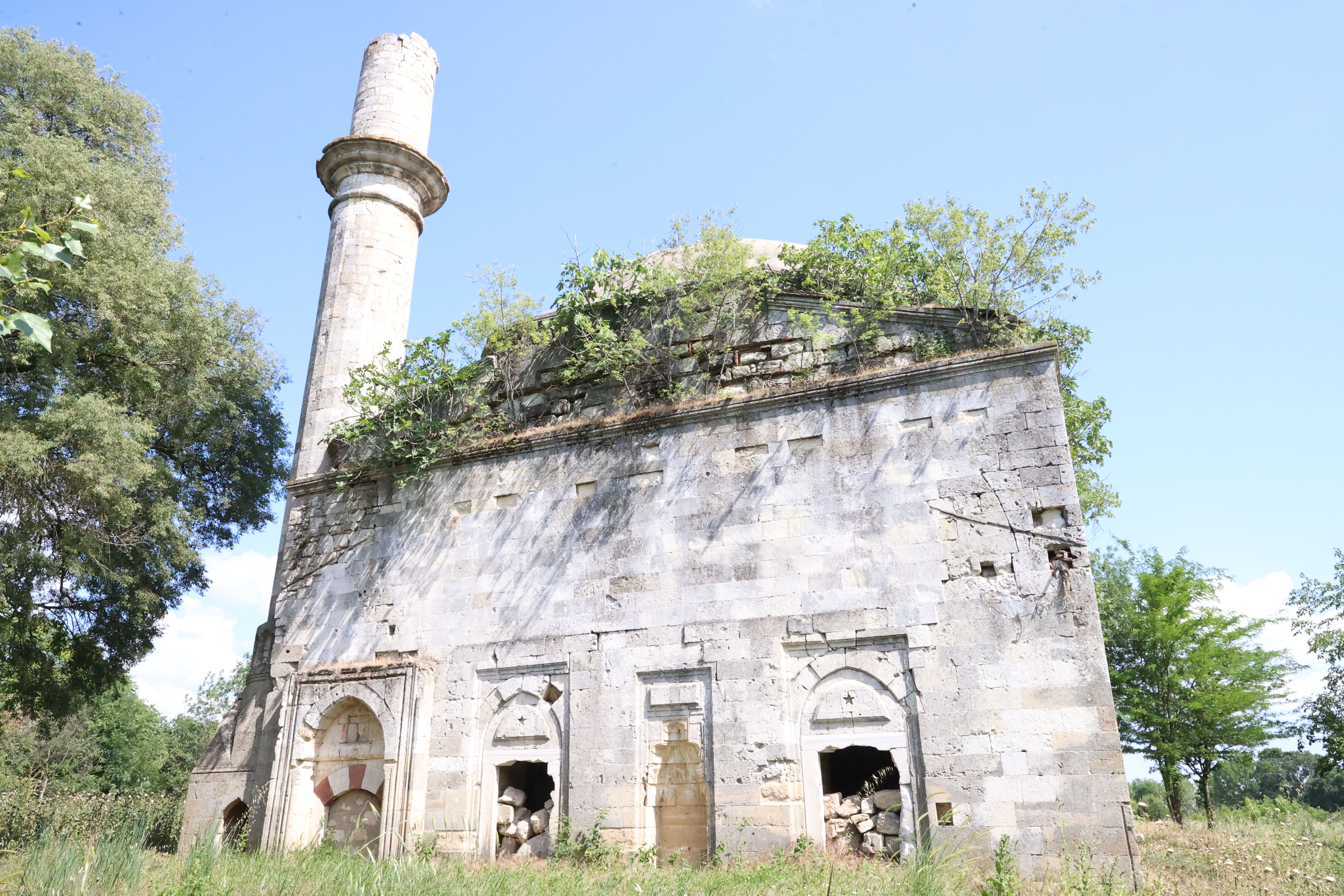 74 yıldır harabe haldeydi! 5,5 asırlık Evliya Kasımpaşa Camii ayağa kaldırılacak 74 yıldır harabe haldeydi! 5,5 asırlık Evliya Kasımpaşa Camii ayağa kaldırılacak - 1. Resim