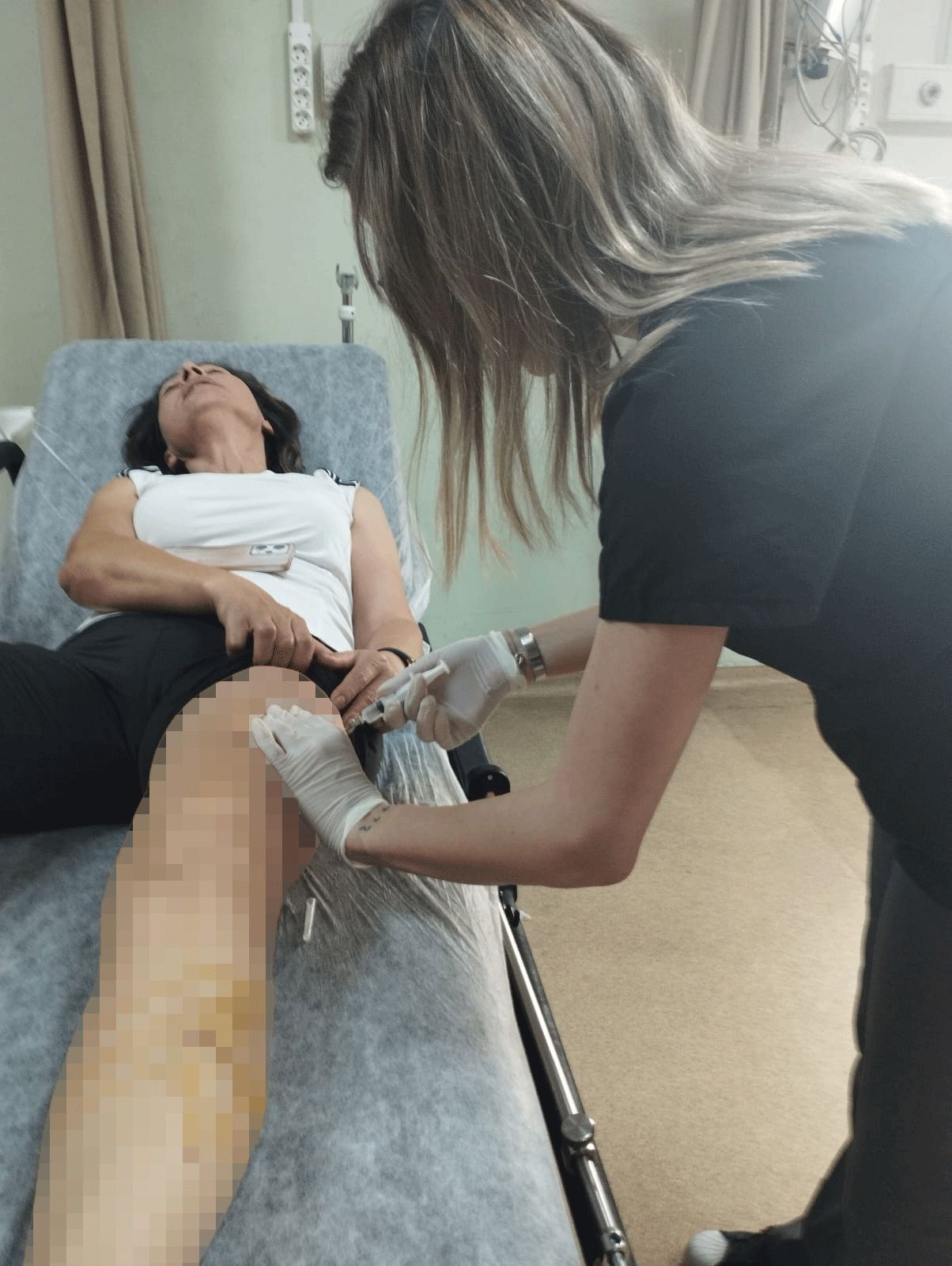 Başıboş köpek saldırısına uğrayan kadın ayağını kaybediyordu! - 3. Resim