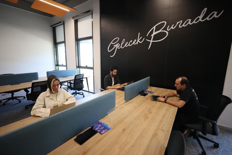 Bilişim Vadisi İzmir'in hedefi belli oldu! Tersine beyin göçünün merkezi olmak Bilişim Vadisi İzmir'in hedefi belli oldu! Tersine beyin göçünün merkezi olmak - 2. Resim