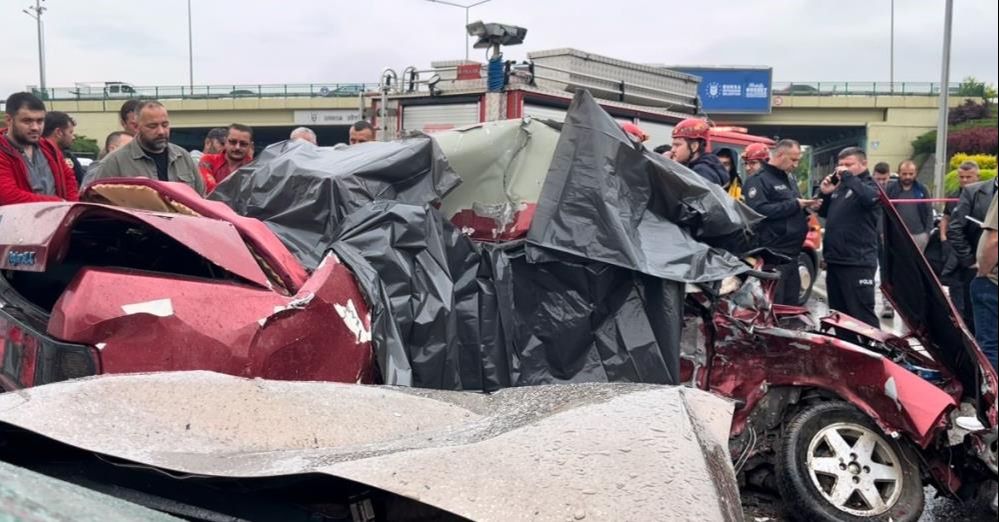 Bursa'da feci kaza! Tofaş mezarları oldu - 2. Resim