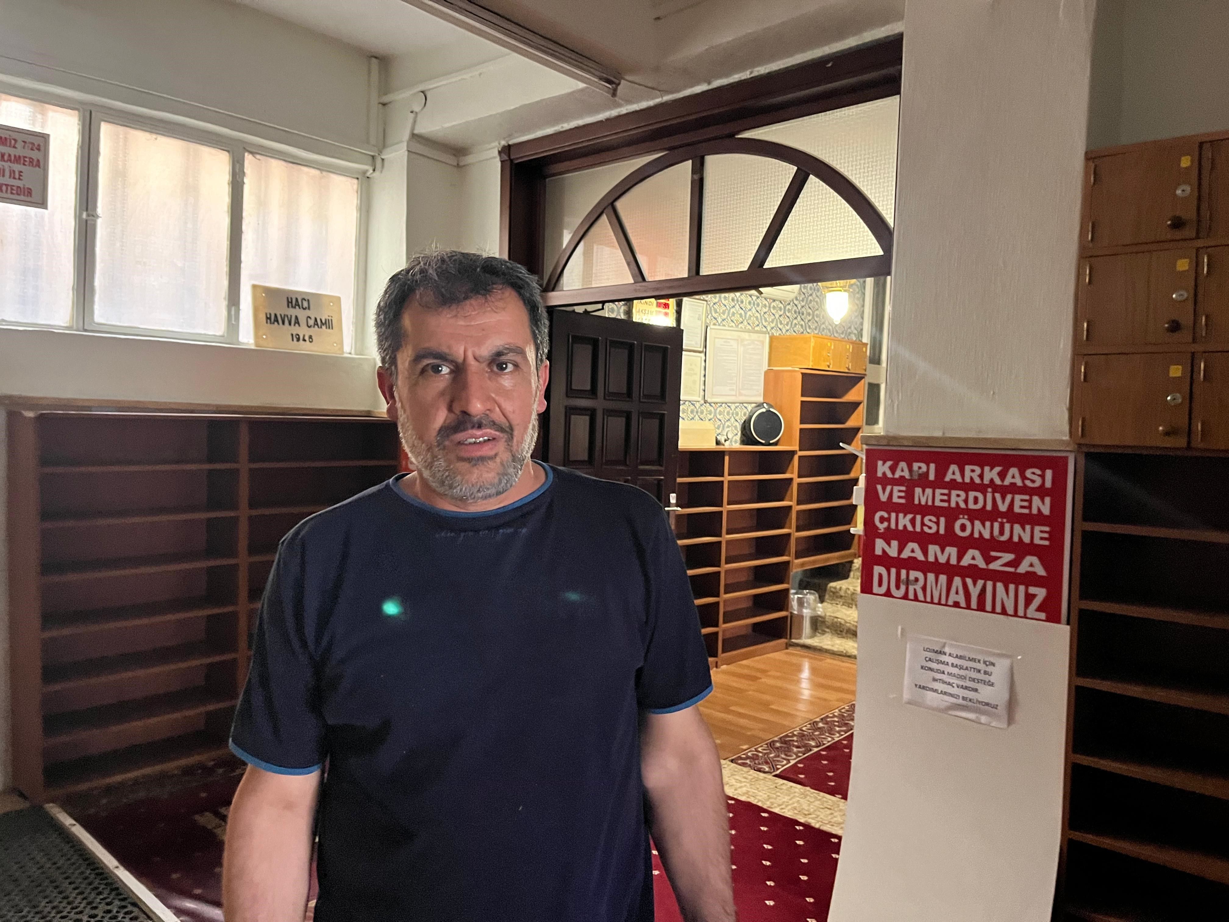 Caminin önünden geçenleri şaşkına çeviren ilan: Müezzin için 1 milyon 950 bin liralık 'ev' yardımı Caminin önünden geçenleri şaşkına çeviren ilan: Müezzin için 1 milyon 950 bin liralık 'ev' yardımı - 3. Resim