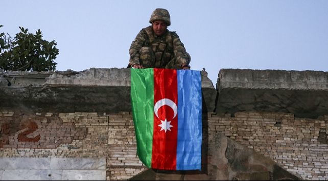 Dağlık Karabağ'da 4 köy daha Azerbaycan'a verildi: Bayraklar göndere çekildi! Dağlık Karabağ'da 4 köy daha Azerbaycan'a verildi: Bayraklar göndere çekildi! - 1. Resim