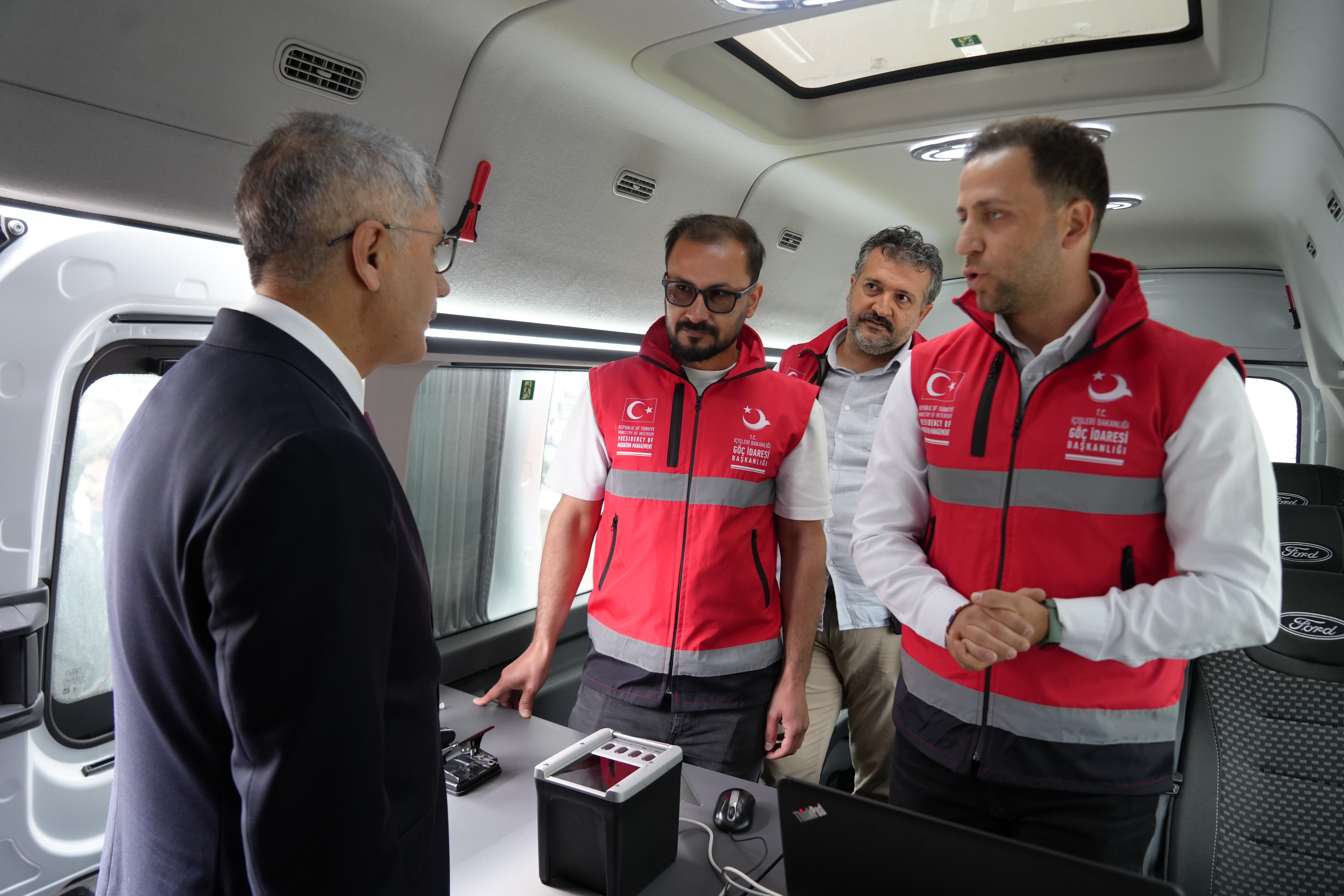İçişleri Bakanlığından düzensiz göç sorununa çözüm! Bu araç sayesinde tespit edilebilecek İçişleri Bakanlığından düzensiz göç sorununa çözüm! Bu araç sayesinde tespit edilebilecek - 3. Resim