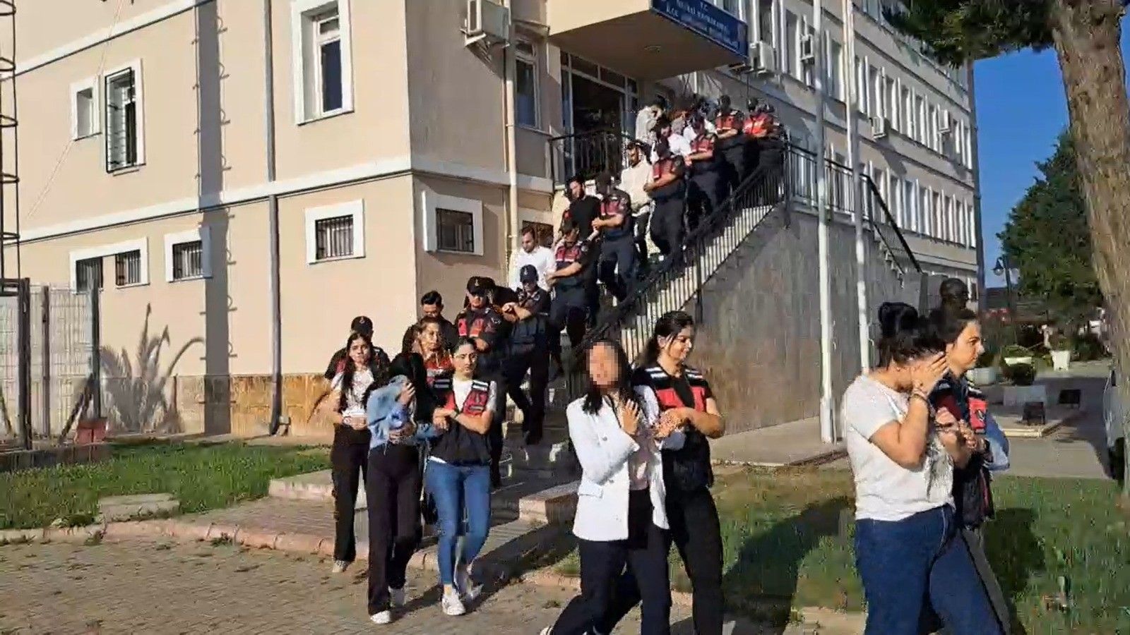 İstanbul'da siber dolandırıcılık çetesinin 'Çinli' zekası çöktü! İstanbul'da siber dolandırıcılık çetesinin 'Çinli' zekası çöktü! - 2. Resim
