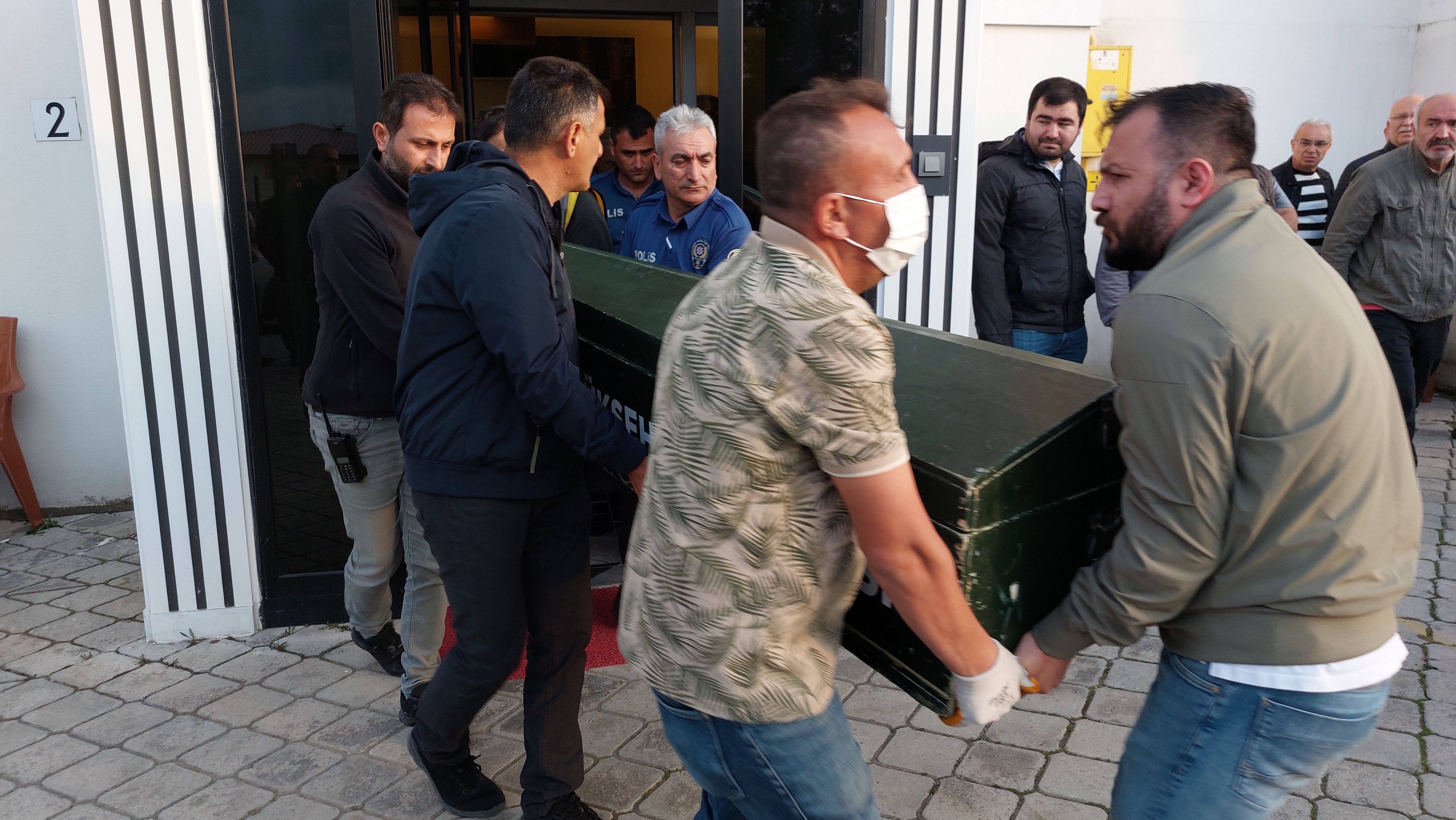 Samsun'da vahşi cinayet! İki çocuk annesi boğazı kesilerek öldürüldü - 1. Resim