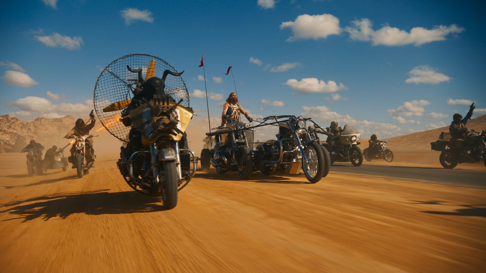 Sinemada bu hafta | 'Mad Max' bu defa tatmin etmiyor! Çorak topraklarda kasvetli rüzgârlar Sinemada bu hafta | 'Mad Max' bu defa tatmin etmiyor! Çorak topraklarda kasvetli rüzgârlar - 1. Resim