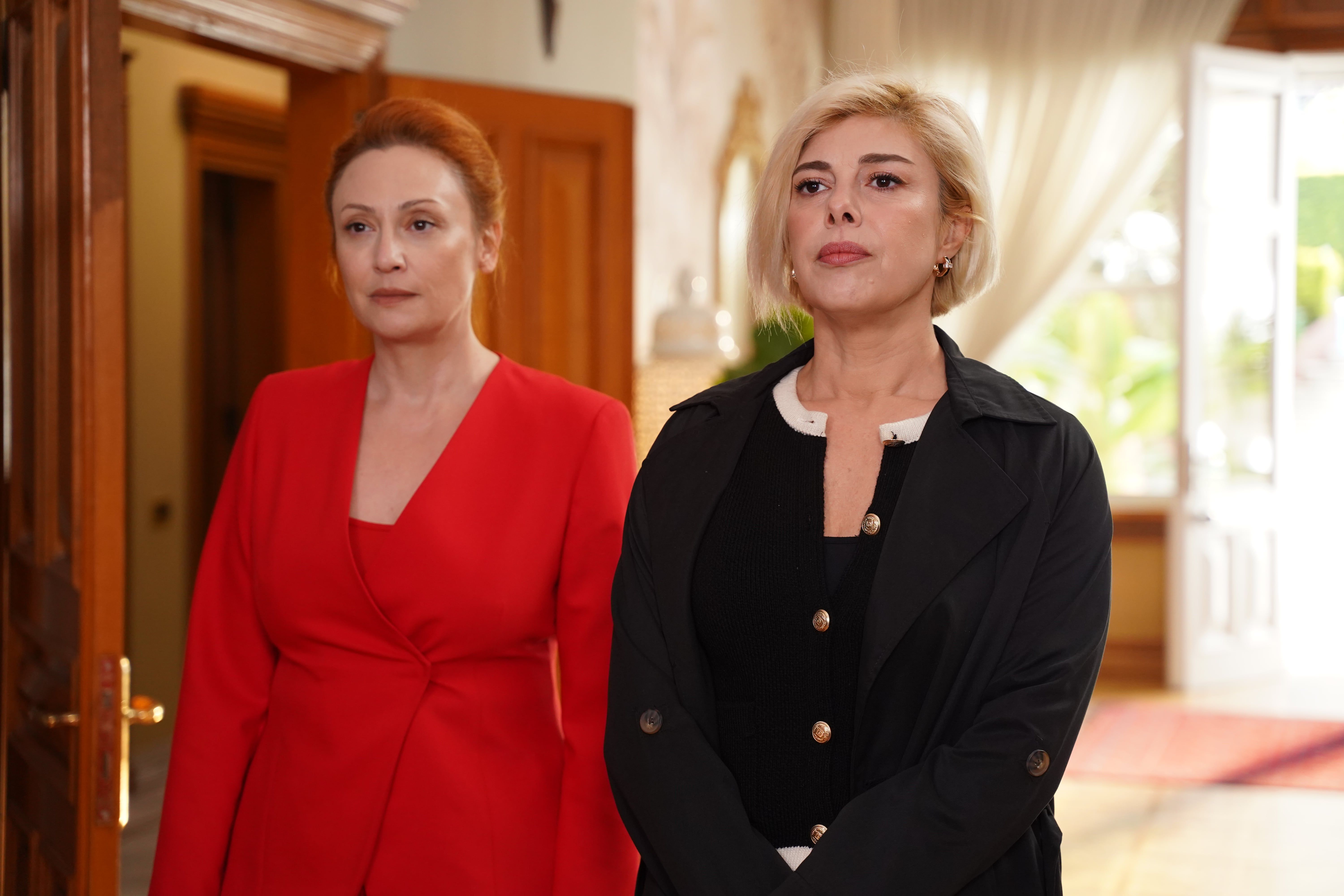 Yalı Çapkını’nda Orhan Korhan karakterini oynayan Emre Altuğ diziden ayrılıyor Yalı Çapkını’nda Orhan Korhan karakterini oynayan Emre Altuğ diziden ayrılıyor - 1. Resim