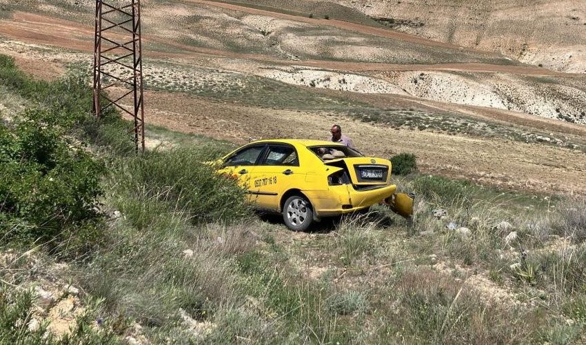 Anne ile oğlunun feci sonu: Taziyeye giderken kaza geçirip öldüler Anne ile oğlunun feci sonu: Taziyeye giderken kaza geçirip öldüler - 2. Resim