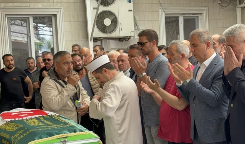 Arkadaşlarıyla yarışı canından etti: 8 yaşındaki Eftelya gözyaşlarıyla defnedildi Arkadaşlarıyla yarışı canından etti: 8 yaşındaki Eftelya gözyaşlarıyla defnedildi - 2. Resim