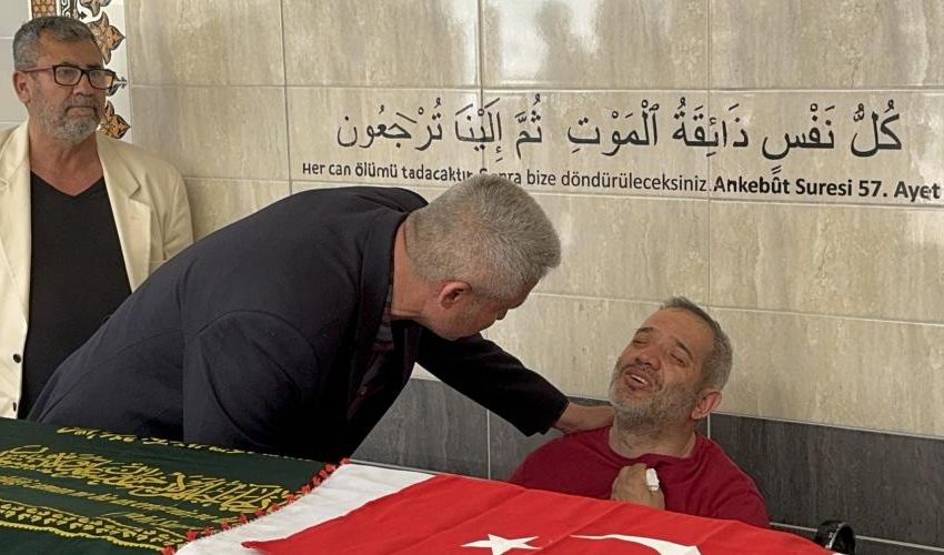 Arkadaşlarıyla yarışı canından etti: 8 yaşındaki Eftelya gözyaşlarıyla defnedildi Arkadaşlarıyla yarışı canından etti: 8 yaşındaki Eftelya gözyaşlarıyla defnedildi - 1. Resim