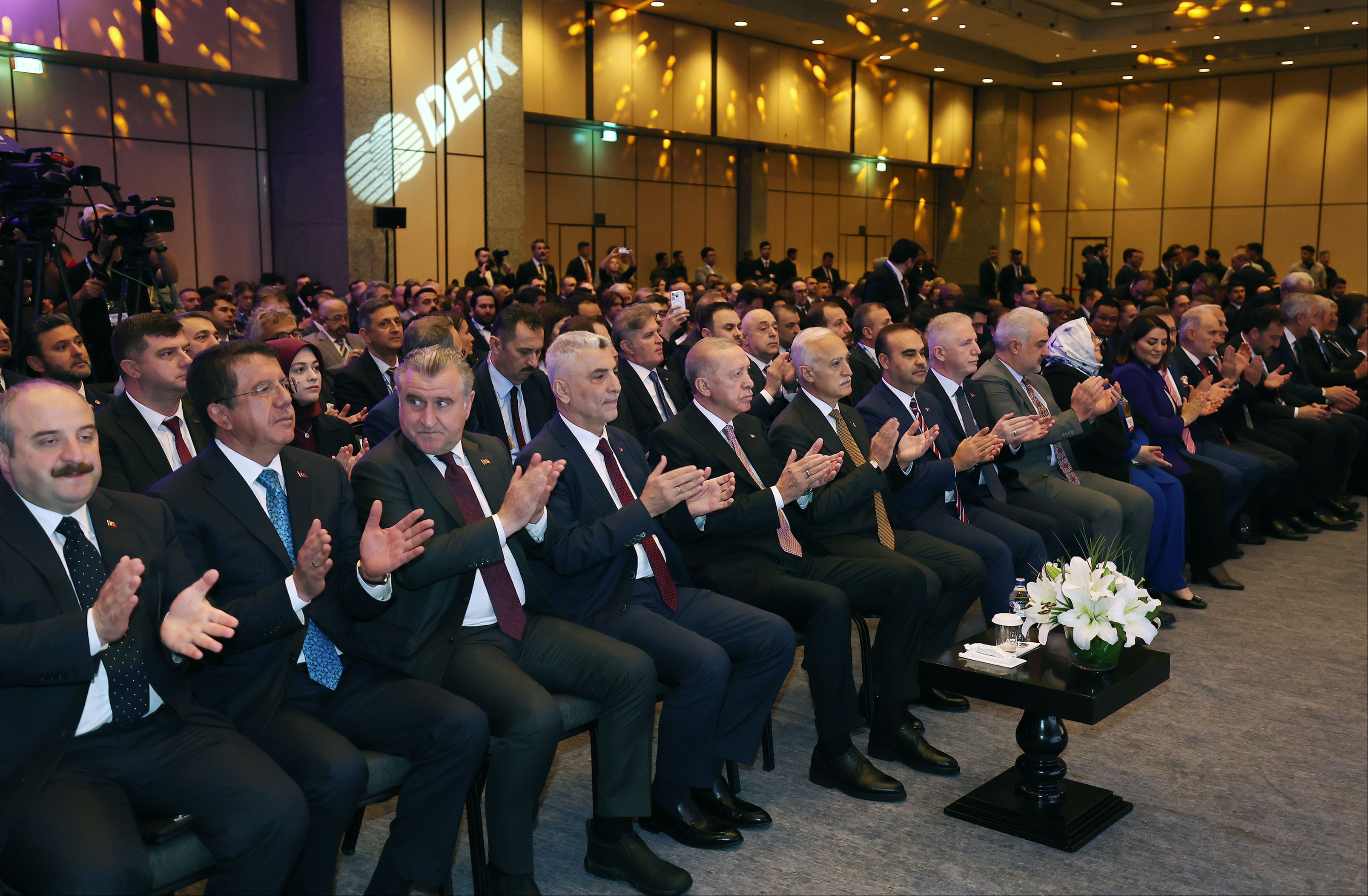 Cumhurbaşkanı Erdoğan'dan ekonomi mesajı: Güzel sonuçlar alacağız, felaket tüccarlarına kulak asmayın - 2. Resim
