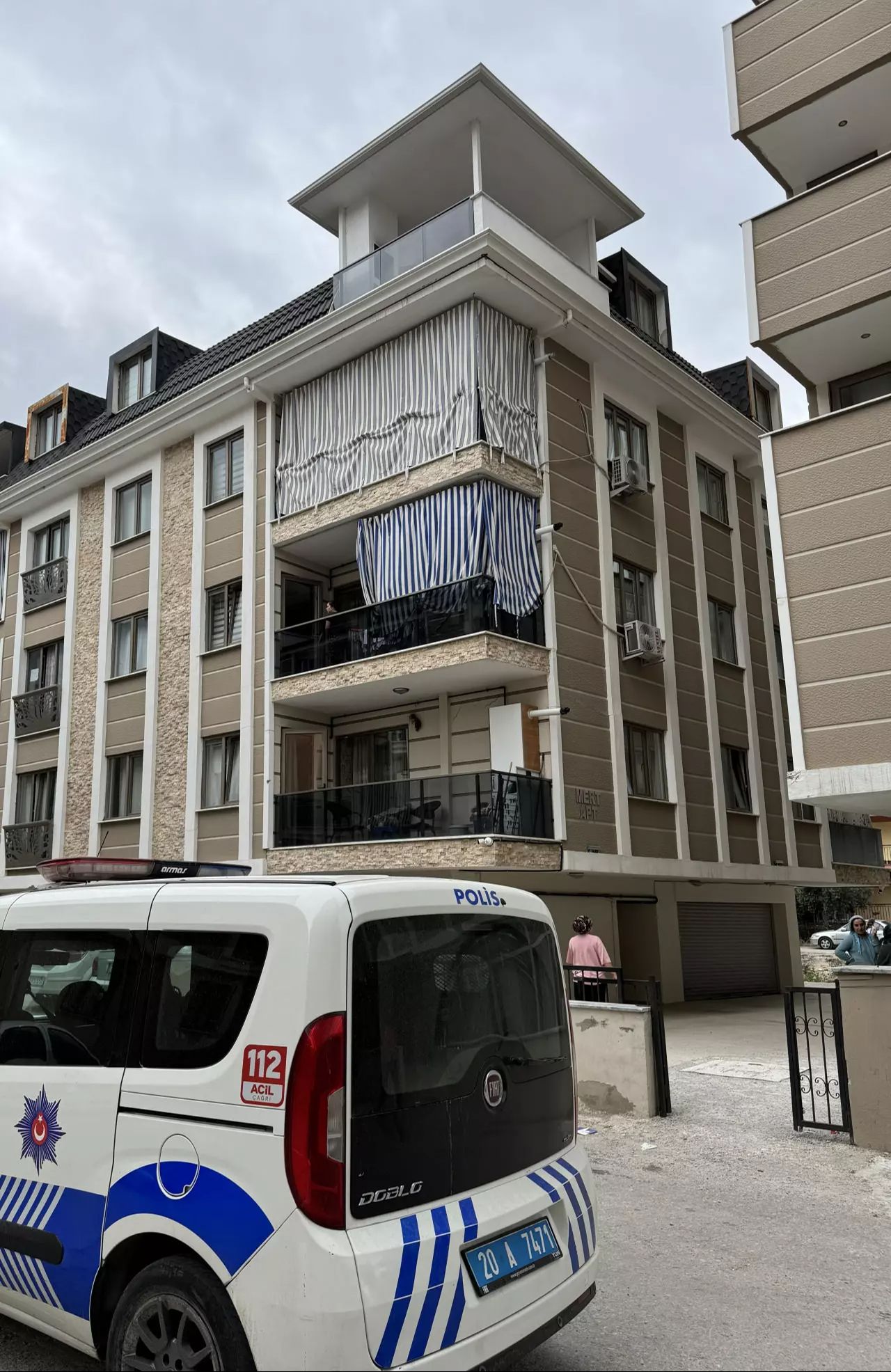 Dengesini kaybetti yere &ccedil;akıldı! Aydınlı gen&ccedil;ten acı haber - 1. Resim