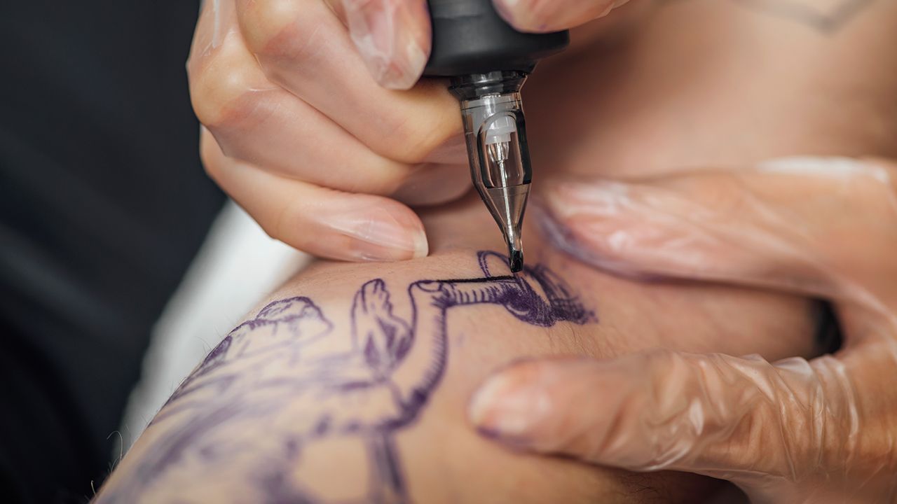 Dövme yaptıranlara kötü haber: Büyük risk ortaya çıktı