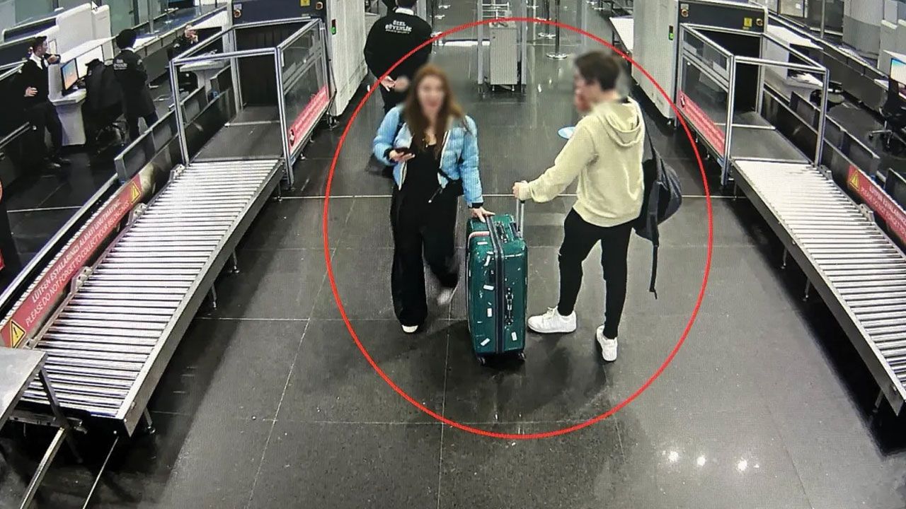 Eylem Tok ve 16 yaşındaki oğlu Timur Cihantimur'un ABD'den deport edilme ihtimali var mı? İşte Türkiye ve ABD arasındaki anlaşma Eylem Tok ve 16 yaşındaki oğlu Timur Cihantimur'un ABD'den deport edilme ihtimali var mı? İşte Türkiye ve ABD arasındaki anlaşma - 3. Resim