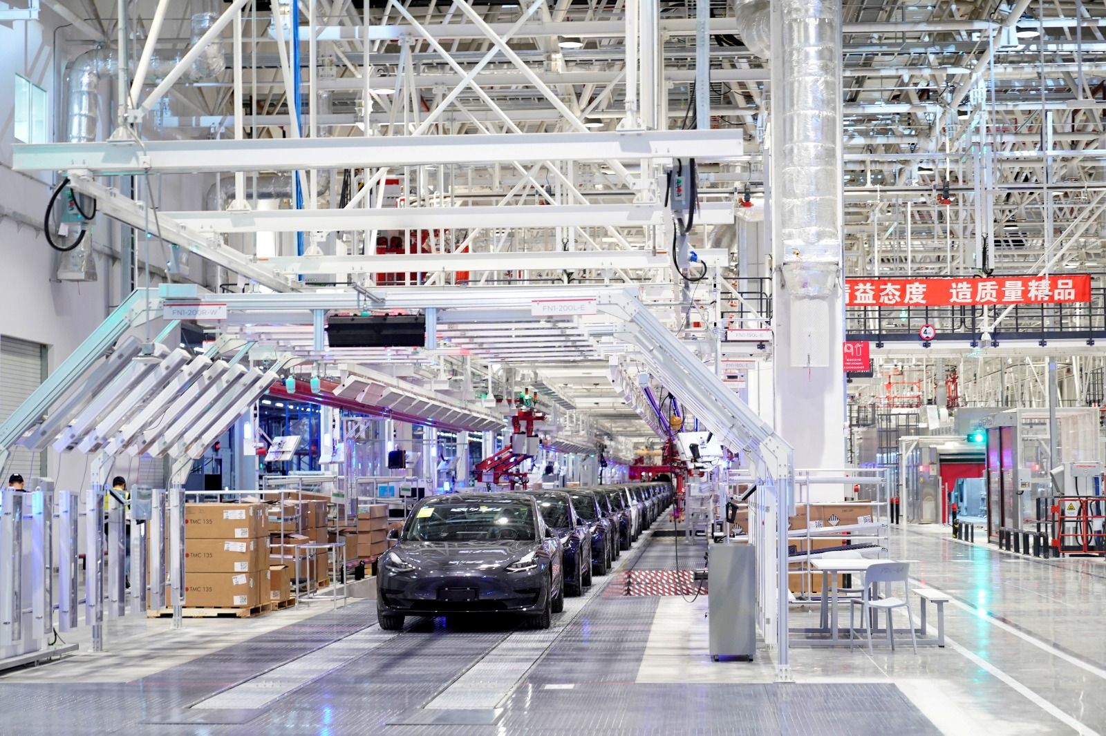 Fiyat savaşları Tesla'yı vurdu: Çin'de Model Y üretimi yavaşladı! - 1. Resim