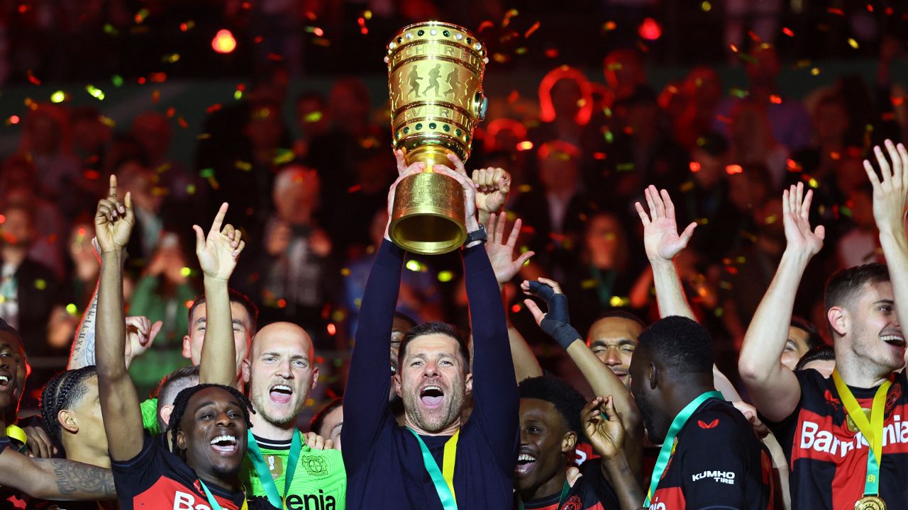 Leverkusen kupaya tek golle uzandı! Tarihi sezonda ikinci şampiyonluk