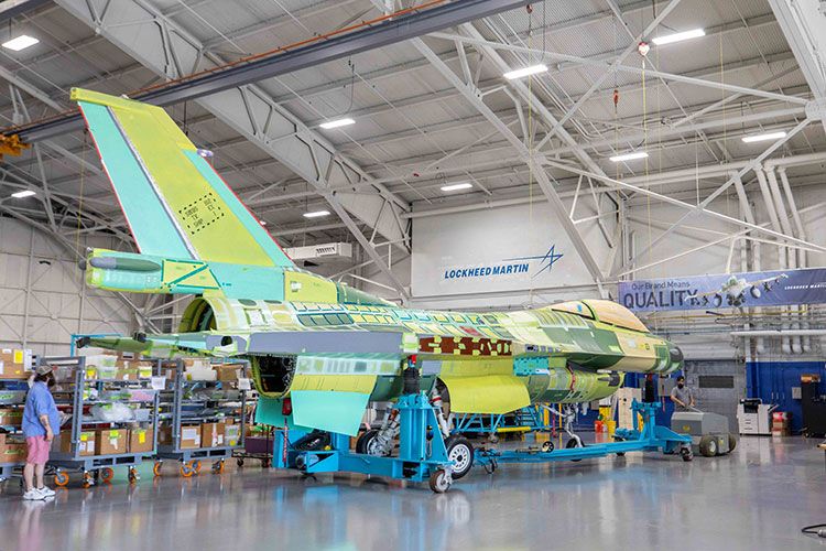 Lockheed Martin'in yeni nesil F-16 fabrikası kapılarını açtı! Yeni nesil savaş uçakları hakkında bilgiler paylaşıldı Lockheed Martin'in yeni nesil F-16 fabrikası kapılarını açtı! Yeni nesil savaş uçakları hakkında bilgiler paylaşıldı - 5. Resim