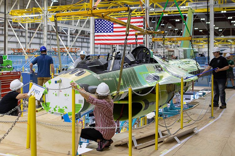 Lockheed Martin'in yeni nesil F-16 fabrikası kapılarını açtı! Yeni nesil savaş uçakları hakkında bilgiler paylaşıldı Lockheed Martin'in yeni nesil F-16 fabrikası kapılarını açtı! Yeni nesil savaş uçakları hakkında bilgiler paylaşıldı - 6. Resim