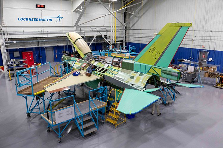 Lockheed Martin'in yeni nesil F-16 fabrikası kapılarını açtı! Yeni nesil savaş uçakları hakkında bilgiler paylaşıldı Lockheed Martin'in yeni nesil F-16 fabrikası kapılarını açtı! Yeni nesil savaş uçakları hakkında bilgiler paylaşıldı - 1. Resim