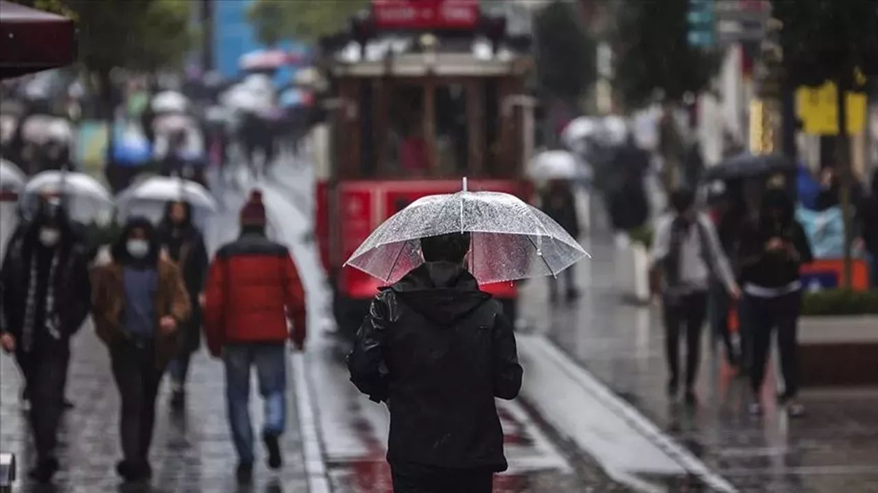Sağanak, fırtına, toz taşınımı... Meteoroloji'den 11 ilde kritik alarm Sağanak, fırtına, toz taşınımı... Meteoroloji'den 11 ilde kritik alarm - 2. Resim