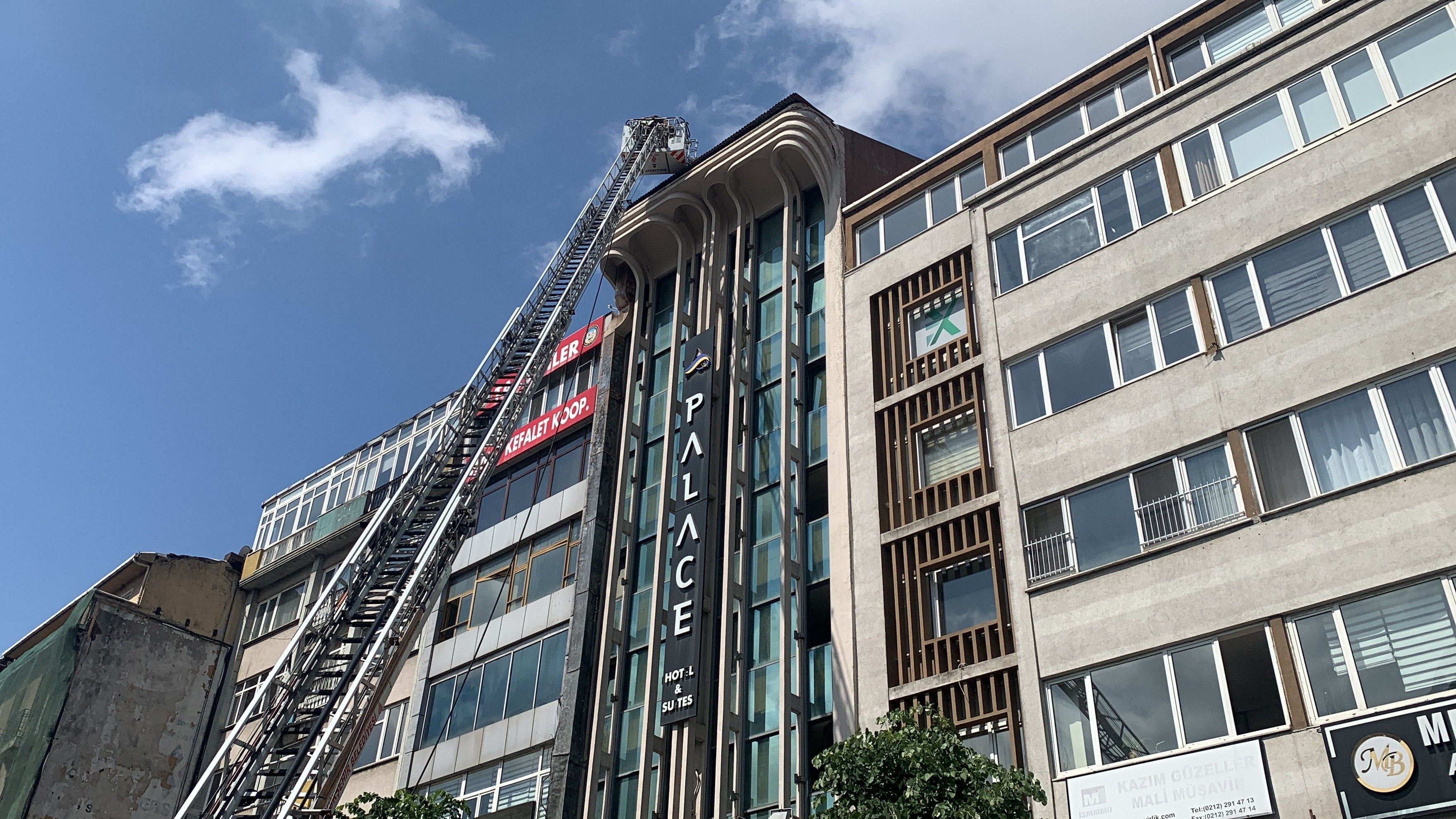 Şişli’de korkutan yangın! Beşiktaş’taki faciayı akıllara getirdi, paniğe neden oldu Şişli’de korkutan yangın! Beşiktaş’taki faciayı akıllara getirdi, paniğe neden oldu - 2. Resim