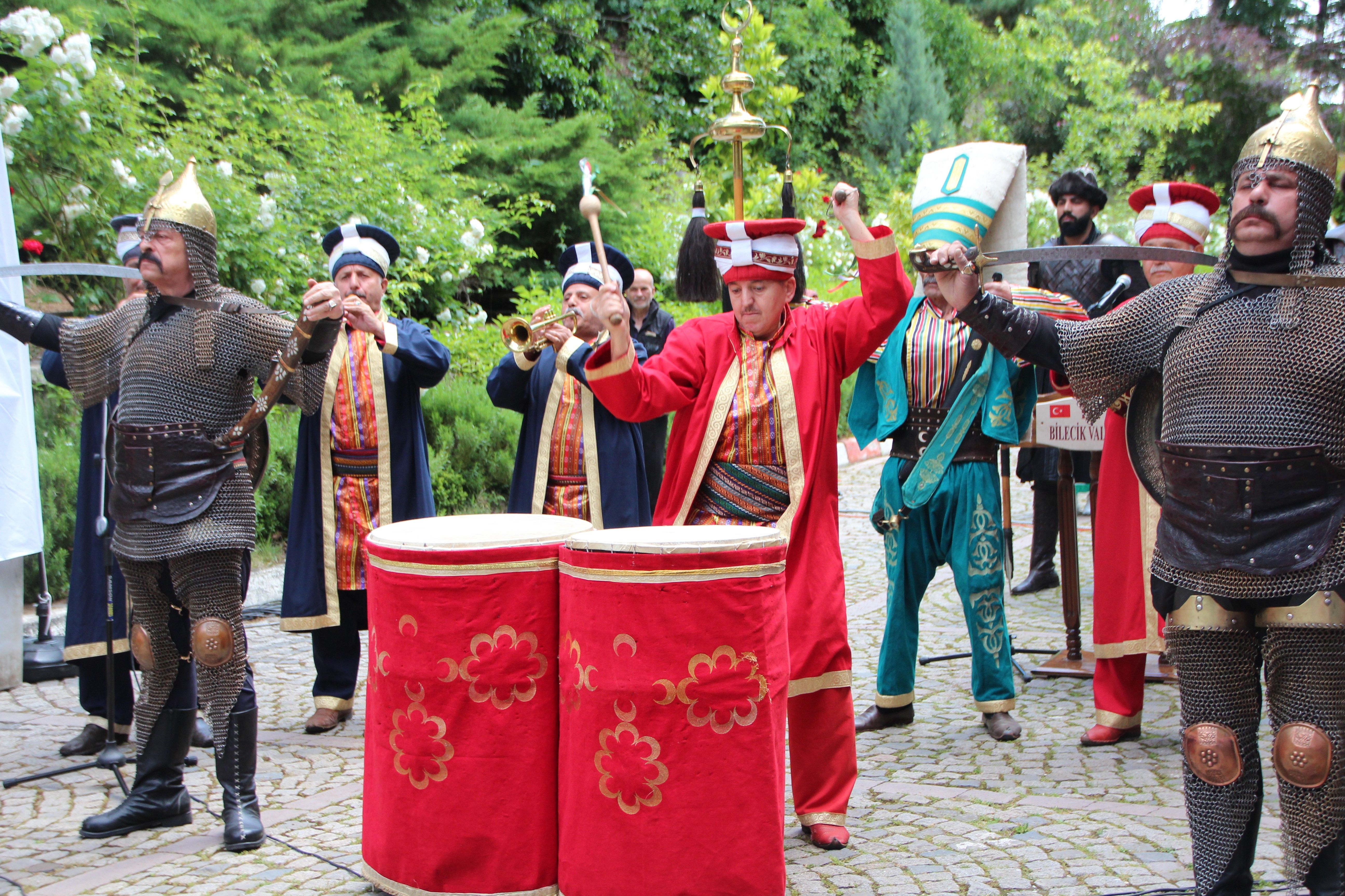 400 çadır burada kurulmuştu! Bilecik'in 725. fetih yıl dönümü işte böyle kutlandı 400 çadır burada kurulmuştu! Bilecik'in 725. fetih yıl dönümü işte böyle kutlandı - 1. Resim