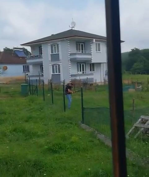 Ailesi tarafından hedef alındı, hayatı kabusa döndü! Kurşun sesine uyanan çocuklar hastanelik oldu Ailesi tarafından hedef alındı, hayatı kabusa döndü! Kurşun sesine uyanan çocuklar hastanelik oldu - 3. Resim