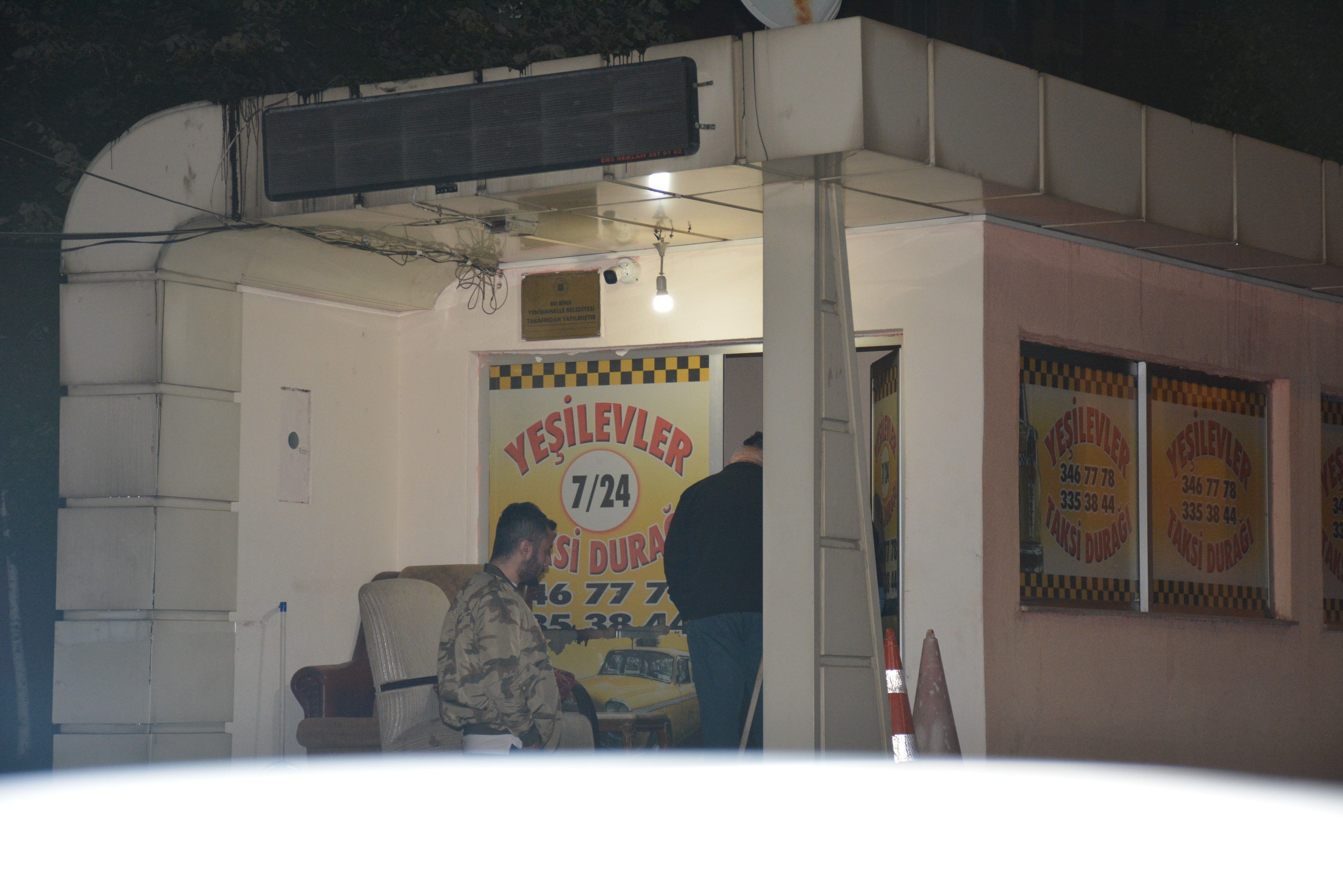 Ankara’da taksi durağında silahlı kavga! 1 taksici karnından ve bacağından yaralandı Ankara’da taksi durağında silahlı kavga! 1 taksici karnından ve bacağından yaralandı - 2. Resim