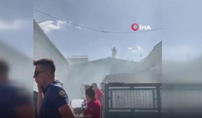 Avcılar’da mobilya atölyesinde yangın çıktı! Yabancı uyruklu 1 işçi dumandan etkilendi Avcılar’da mobilya atölyesinde yangın çıktı! Yabancı uyruklu 1 işçi dumandan etkilendi - 1. Resim