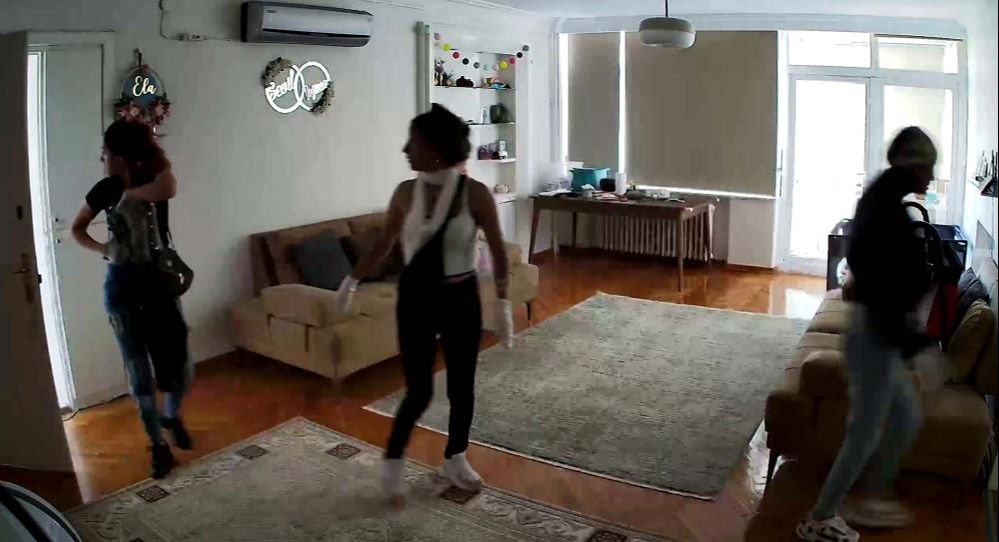 Bakırköy'de kadın hırsızlar yeni doğan bebeğin takılarını çaldı! - 2. Resim