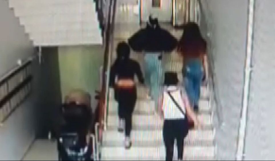 Bakırköy'de kadın hırsızlar yeni doğan bebeğin takılarını çaldı! - 1. Resim