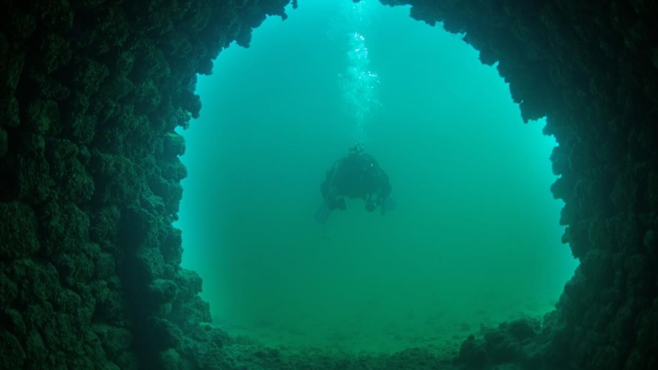 Baraj gölünün altına indiler, Diyarbakır'ın tarihi yapılarını görüntülediler - 1. Resim