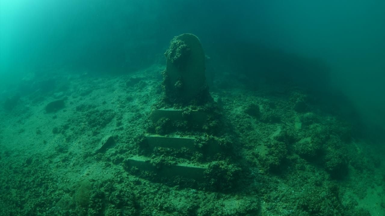 Baraj gölünün altına indiler, Diyarbakır'ın tarihi yapılarını görüntülediler - 3. Resim