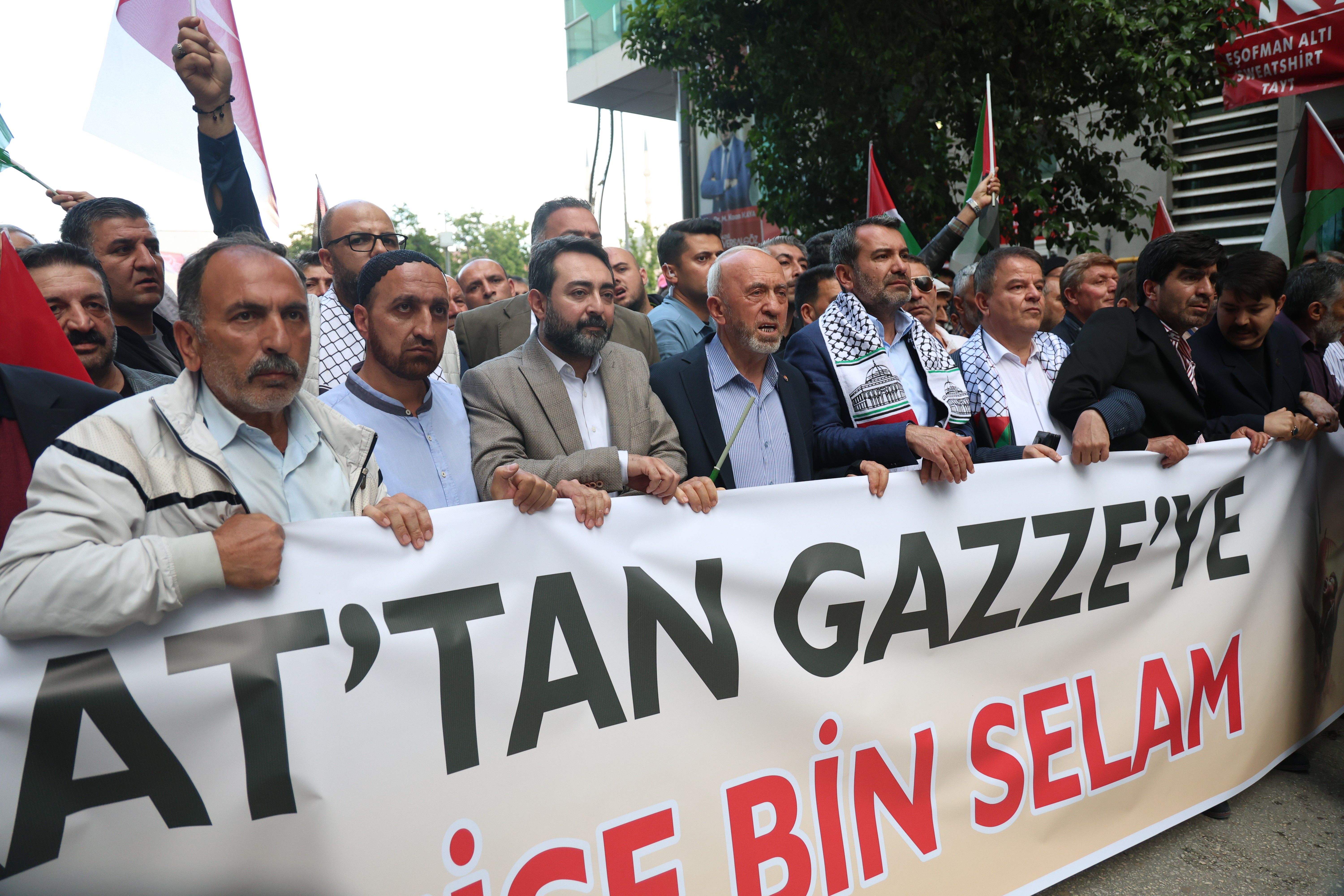 Binlerce kişi meydanları kuşattı, Türkiye Filistin için yürüdü Binlerce kişi meydanları kuşattı, Türkiye Filistin için yürüdü - 1. Resim