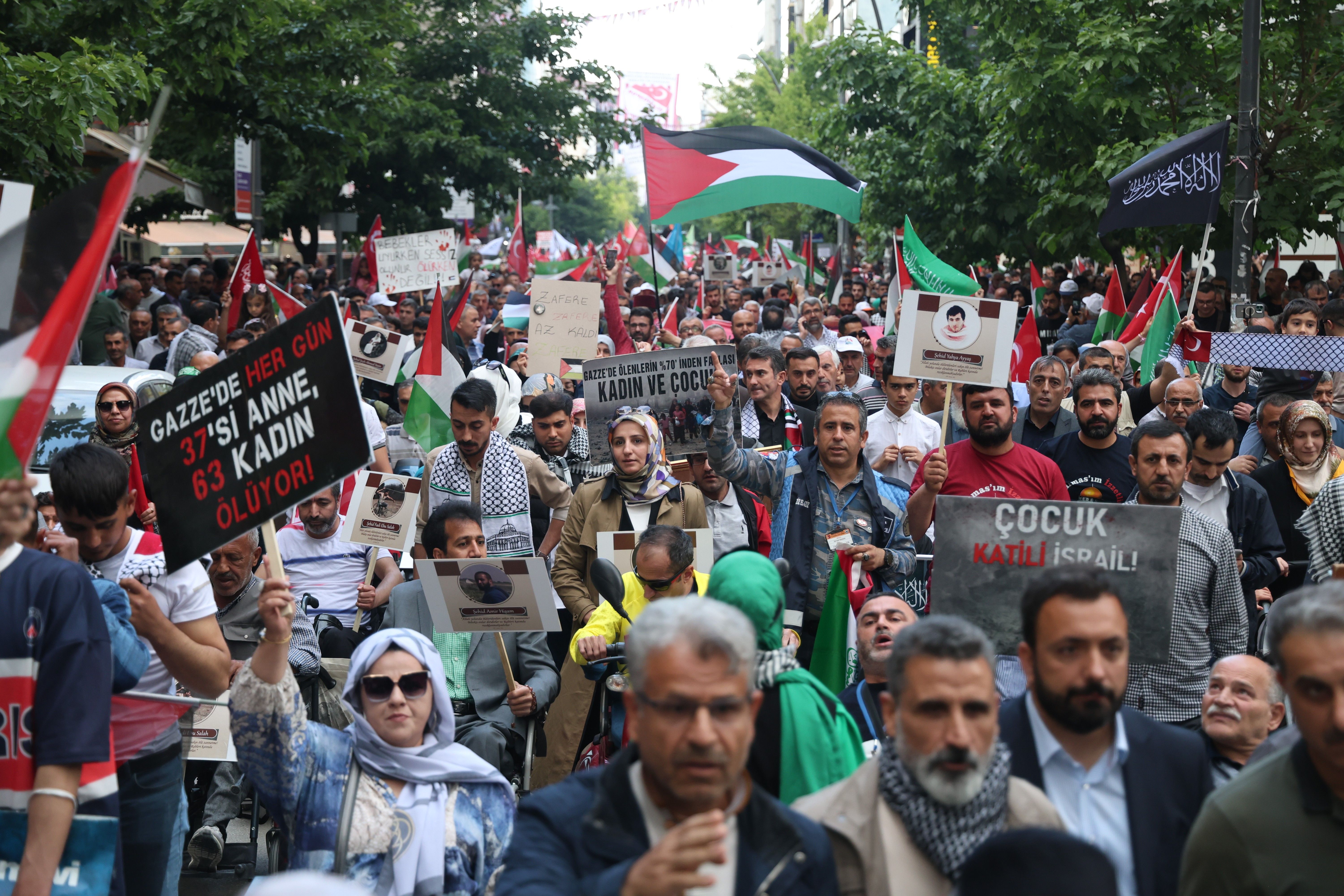 Binlerce kişi meydanları kuşattı, Türkiye Filistin için yürüdü Binlerce kişi meydanları kuşattı, Türkiye Filistin için yürüdü - 3. Resim