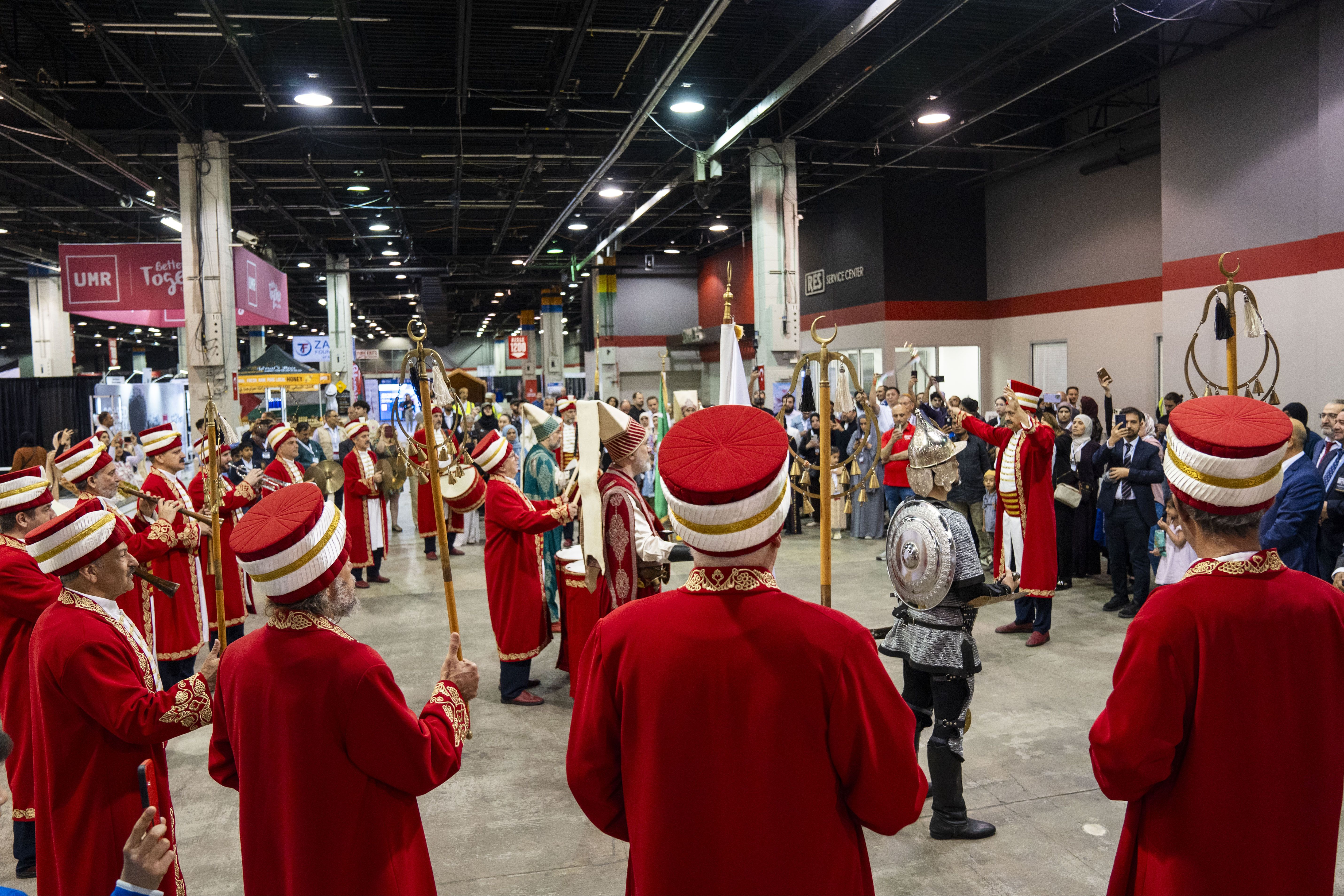 Chicago'da Osmanlı rüzgarı! Türk Festivali'nde Mehter ilgi odağı oldu Chicago'da Osmanlı rüzgarı! Türk Festivali'nde Mehter ilgi odağı oldu - 5. Resim