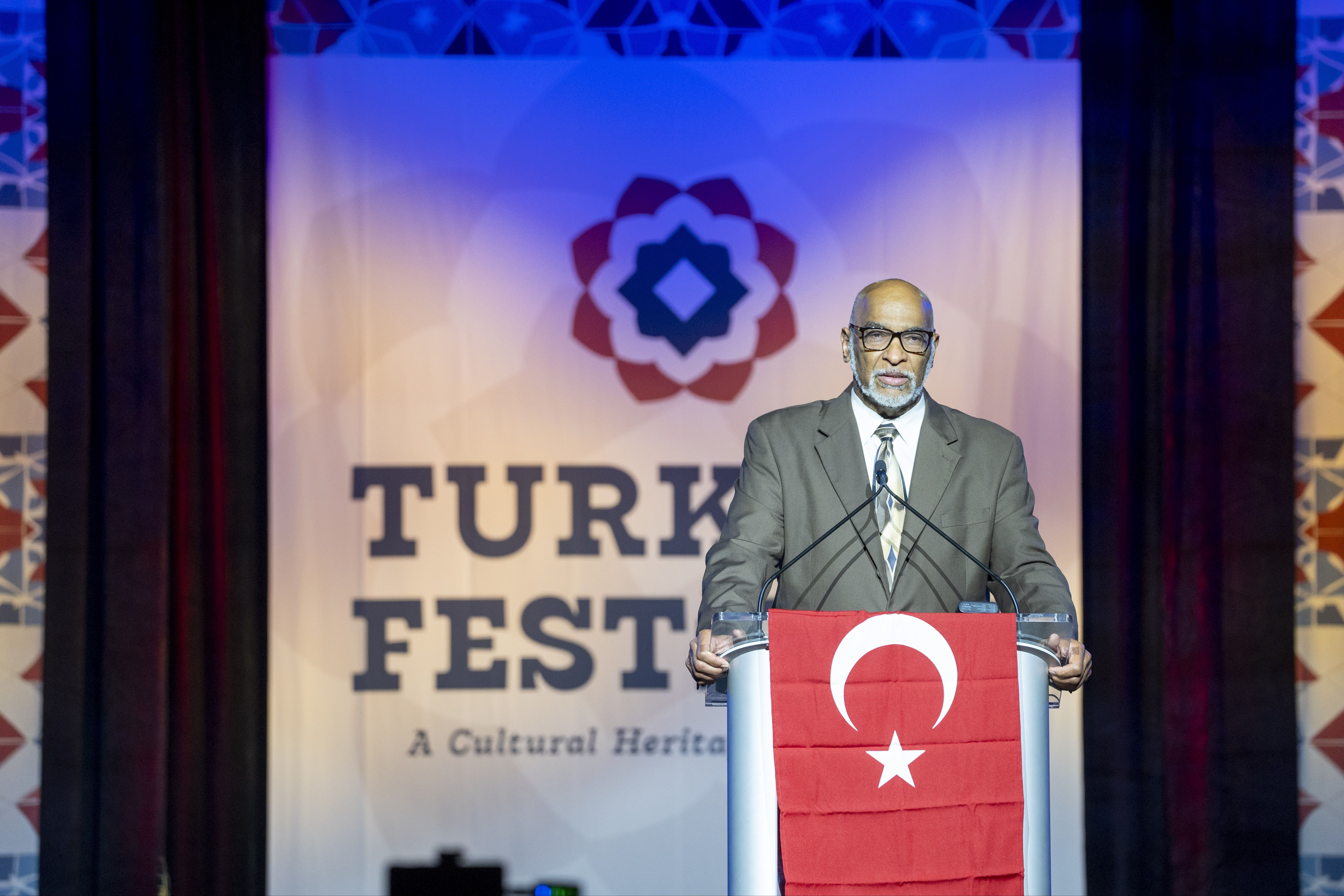 Chicago'da Osmanlı rüzgarı! Türk Festivali'nde Mehter ilgi odağı oldu Chicago'da Osmanlı rüzgarı! Türk Festivali'nde Mehter ilgi odağı oldu - 4. Resim