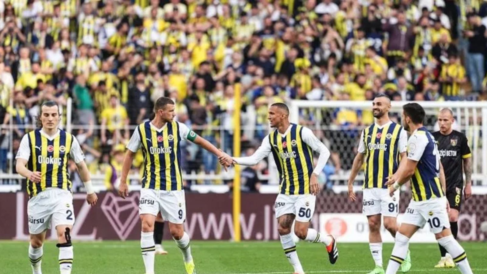 Fenerbahçe farka koştu, şampiyonluğa yetmedi! Fenerbahçe farka koştu, şampiyonluğa yetmedi! - 1. Resim
