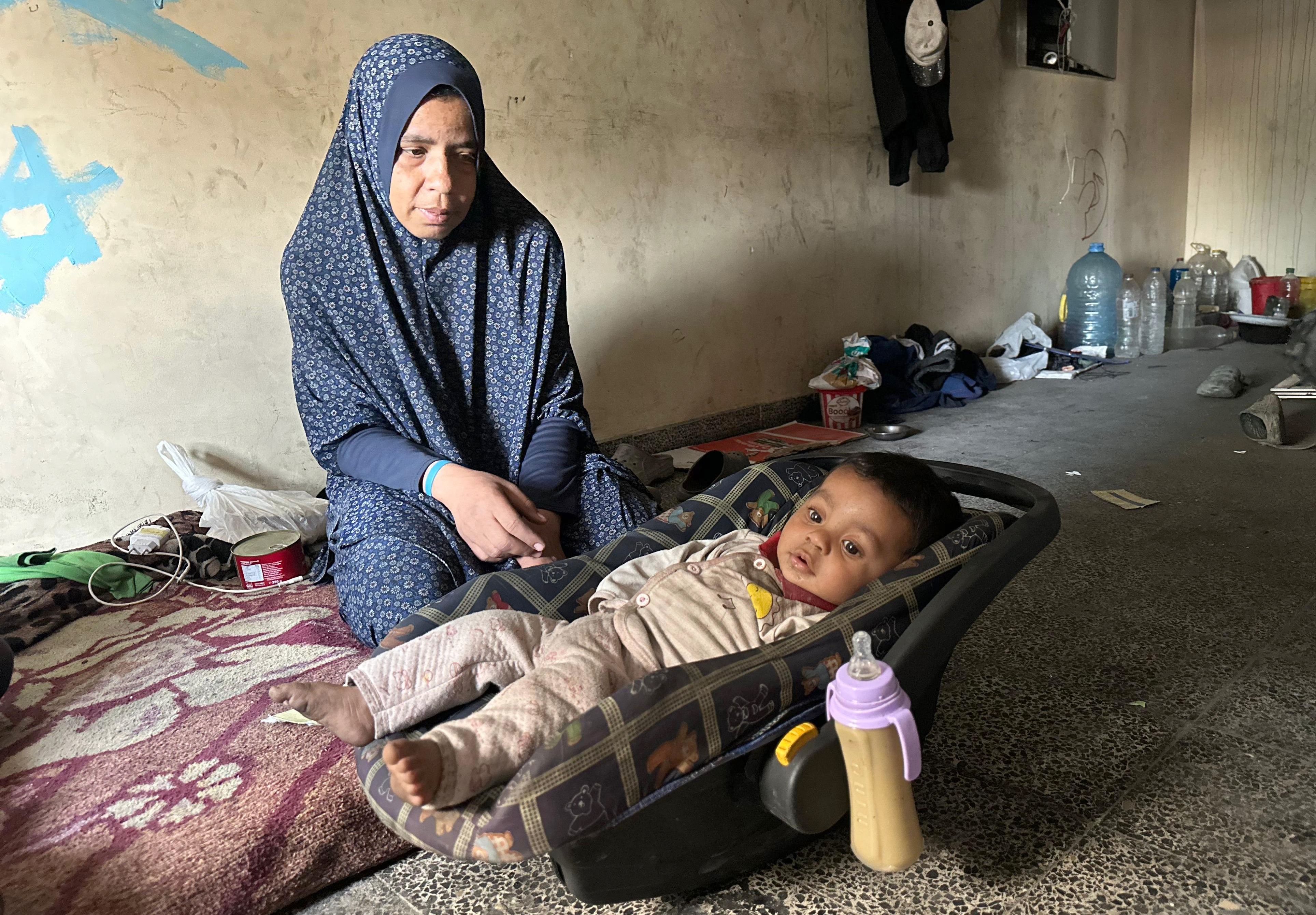 Filistinli anne 7 aylık bebeğini Türk Kızılay'ın gönderdiği çorbayla hayatta tutuyor Filistinli anne 7 aylık bebeğini Türk Kızılay'ın gönderdiği çorbayla hayatta tutuyor - 3. Resim