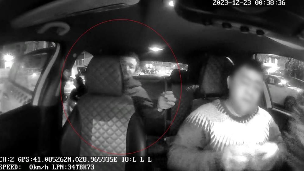 İstanbul polisi 20 yaşındaki Aslıhan Zengin'i bıçaklayan saldırganı arıyor! Ne parmak izi var ne de yüz eşleşmesi - 3. Resim