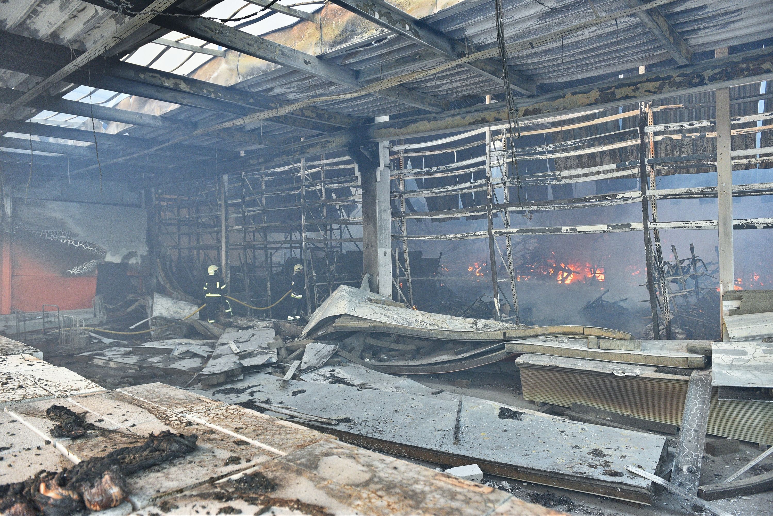 Rusya'nın Harkiv'e yaptığı bombalı saldırıda can kaybı arttı! Ukrayna ölü ve yaralı sayısını açıkladı - 1. Resim