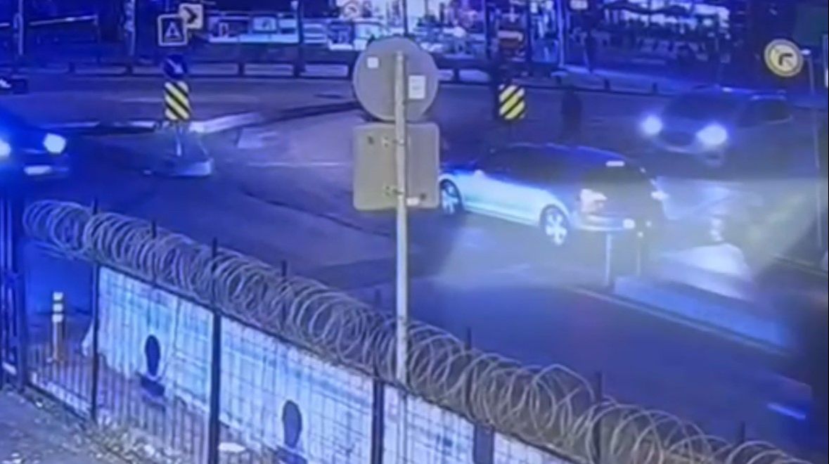 Sahte polisler, korsan taksiciyi dolandırdı Sahte polisler, korsan taksiciyi dolandırdı - 2. Resim