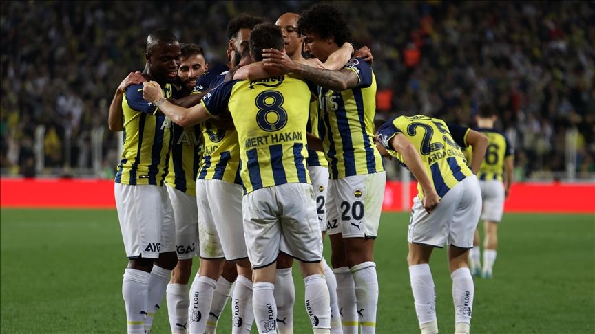 Süper Lig'de final maçı! Fenerbahçe - İstanbulspor ilk 11'ler belli oldu Süper Lig'de final maçı! Fenerbahçe - İstanbulspor muhtemel 11'ler - 2. Resim