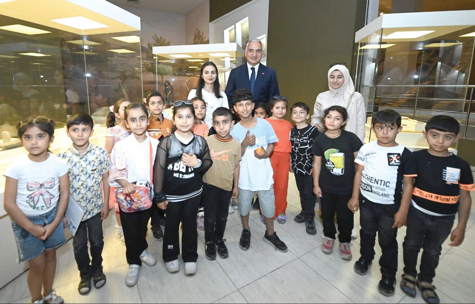 Bakan Ersoy duyurdu: Halk plajlarının sayısı artacak Bakan Ersoy duyurdu: Halk plajlarının sayısı artacak - 2. Resim